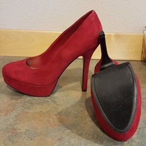 Women's Brash heals; size 11